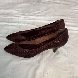 Elegant Burgundy Women's Pumps